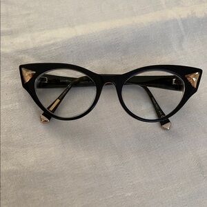 Chic Black and tortise Cat-Eye Glasses with Gold Details